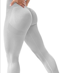 Brand new with tags!! Super cute and flattering, I bought in the wrong size.